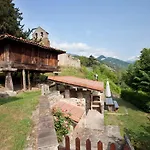 La Casona De Riomera Holiday home Santibanes de la Fuente