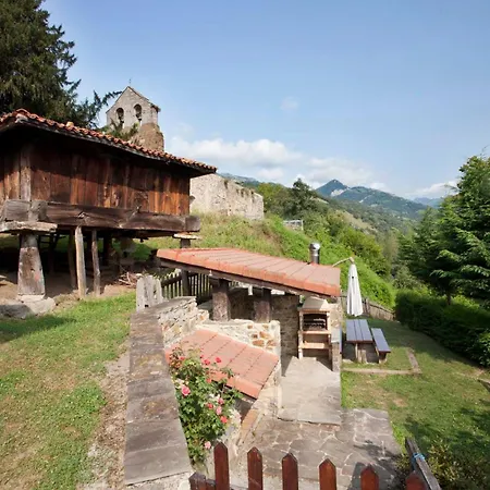 La Casona De Riomera Holiday home Santibanes de la Fuente